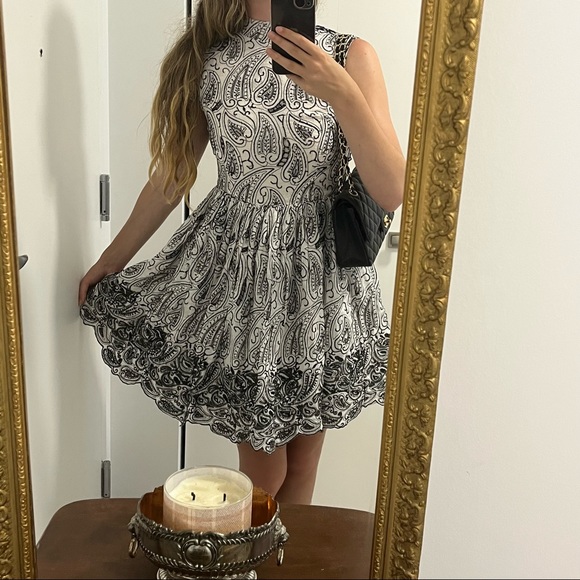 Alice+Olivia❣️Paisley Print Flared dress - Picture 4 of 17